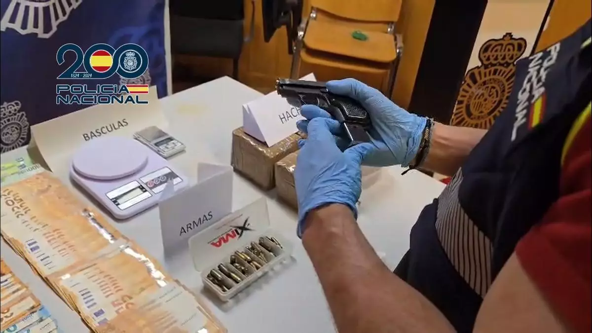 La Policía Nacional incauta 30 kilos de cocaína y detiene a dos hombres por tráfico de drogas en Dolores y Rojales
