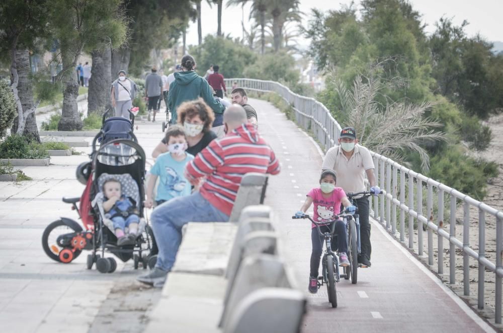 Coronavirus en Mallorca: Los niños disfrutan de sus primeras horas de libertad en las calles de Mallorca