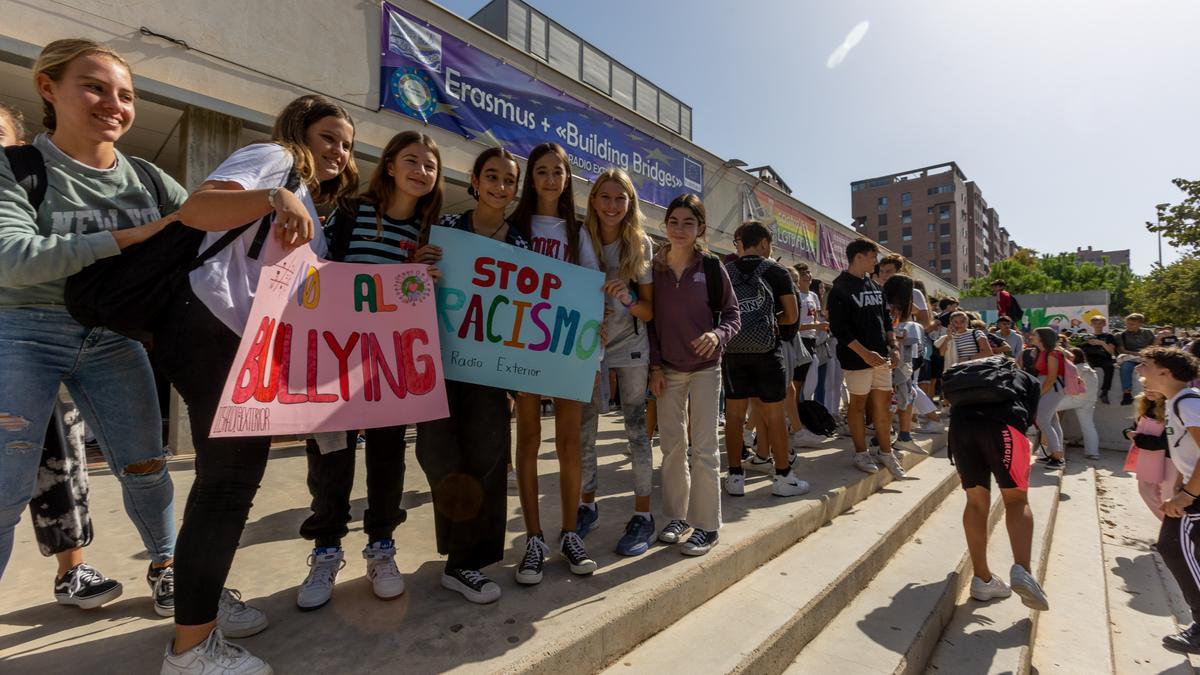 Movilización estudiantil contra una agresión xenófoba en Alicante