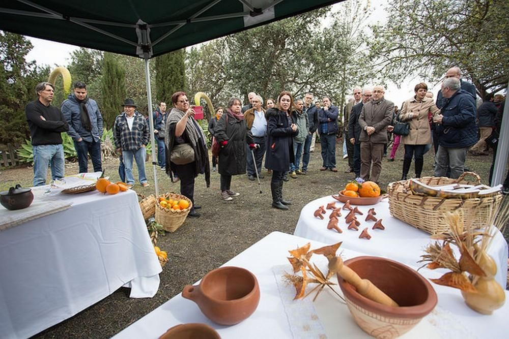 Dos personajes del pasado recrean la Ruta del Vino de Gran Canaria