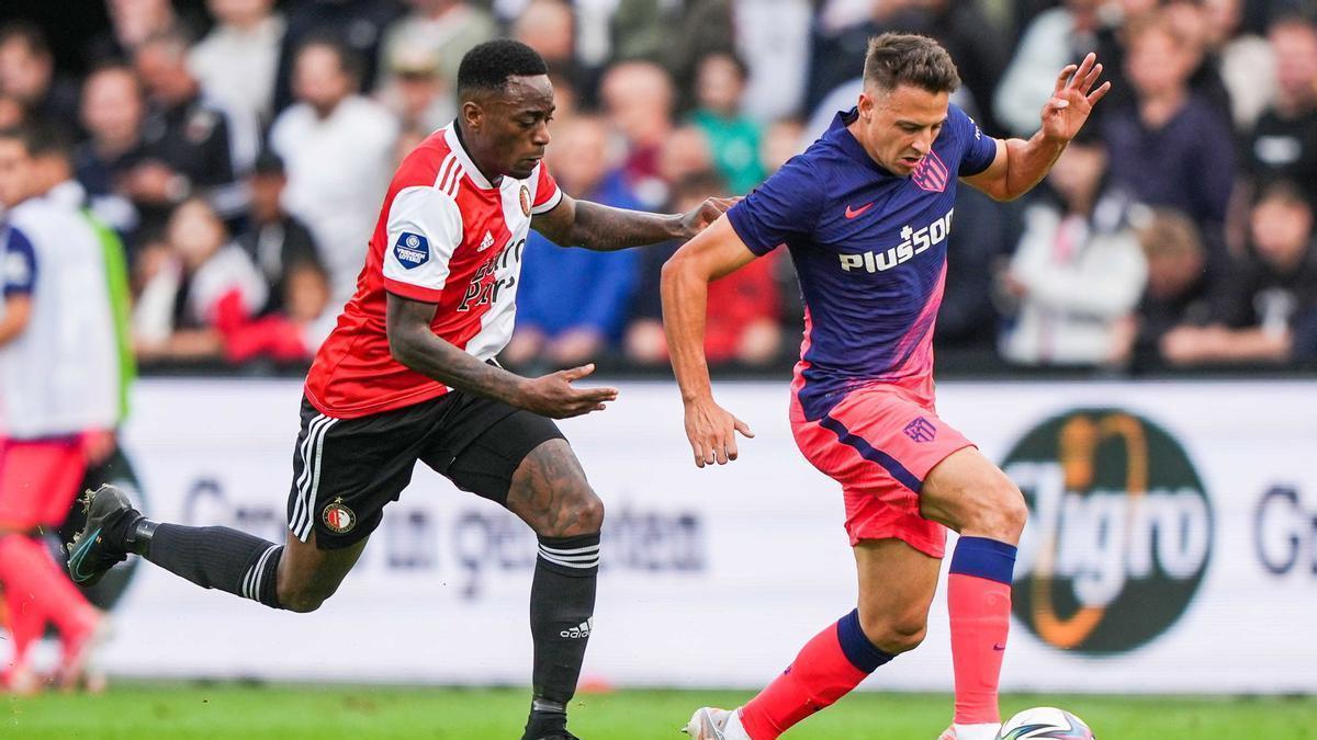 Santiago Arias durante un partido del Atlético