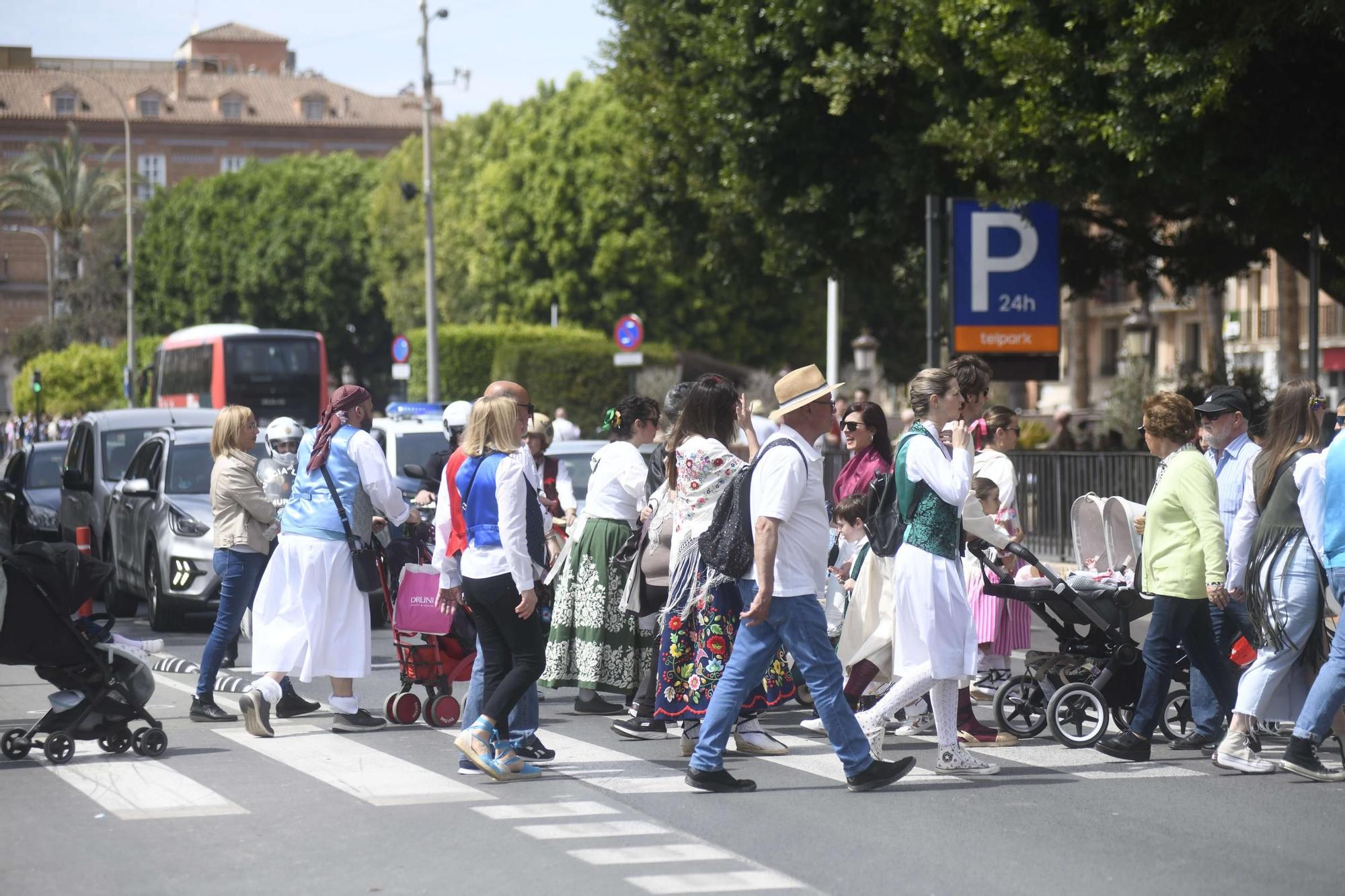 Ambiente en las calles del centro de Murcia durante el Bando de la Huerta (II)