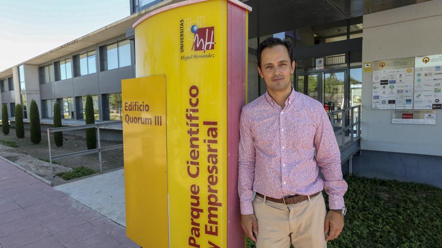 El director de Financiación y Desarrollo Empresarial del Parque Científico, Sergio Román, en el campus.