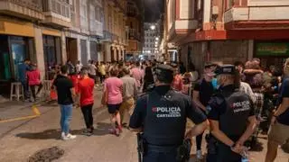 Cartagena quiere atajar el botelleo con multas que llegan hasta los 600 euros