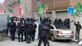 L'alcalde de Manresa celebra a suspensió del desnonament i acusa la propietat d'especular amb la venda