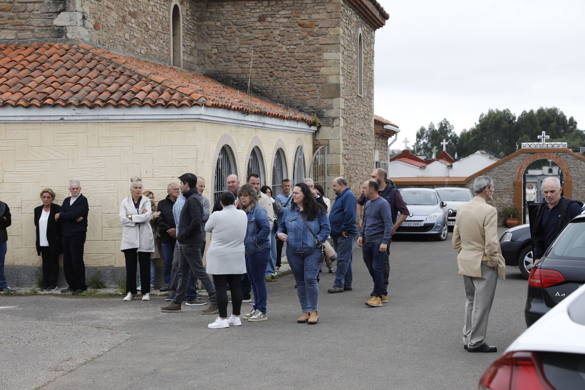 EN IMÁGENES: Funeral en Gozón por Pablo González Artime, uno de los fallecidos en el accidente de la nave ganadera de Coaña