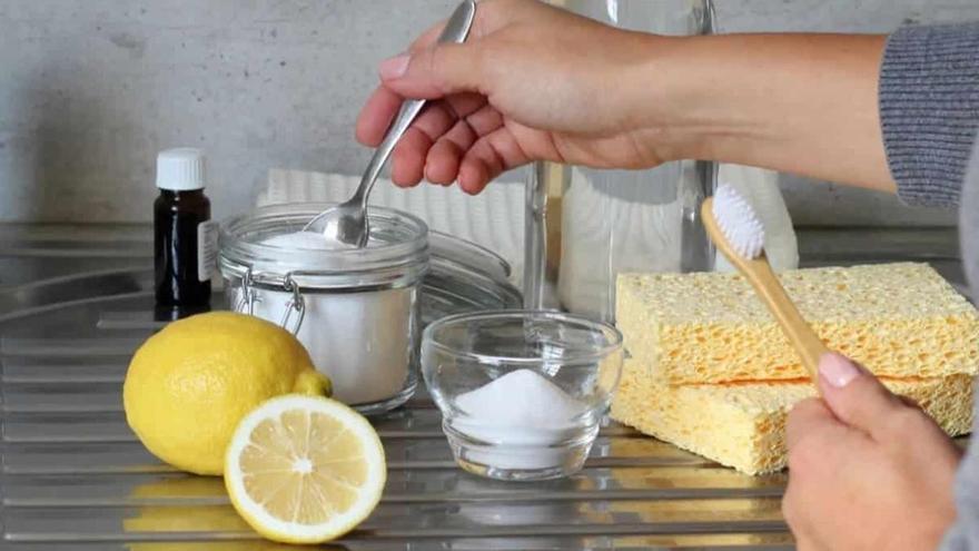 Manchas amarillas en el váter: aquí tienes una solución natural que funciona