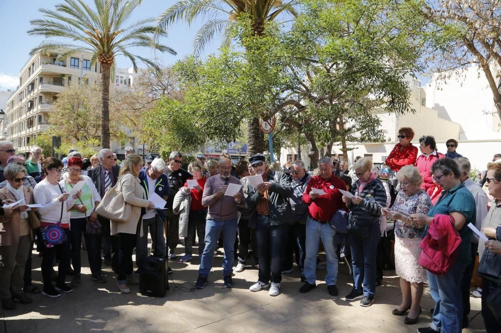 Los pensionistas se manifiestan en Torrevieja