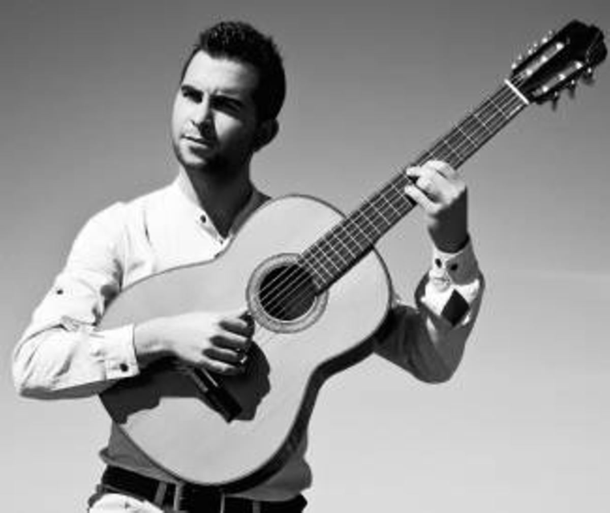 Manolín García, guitarrista: "Lo moderno, si es bueno y hay respeto, también es arte"