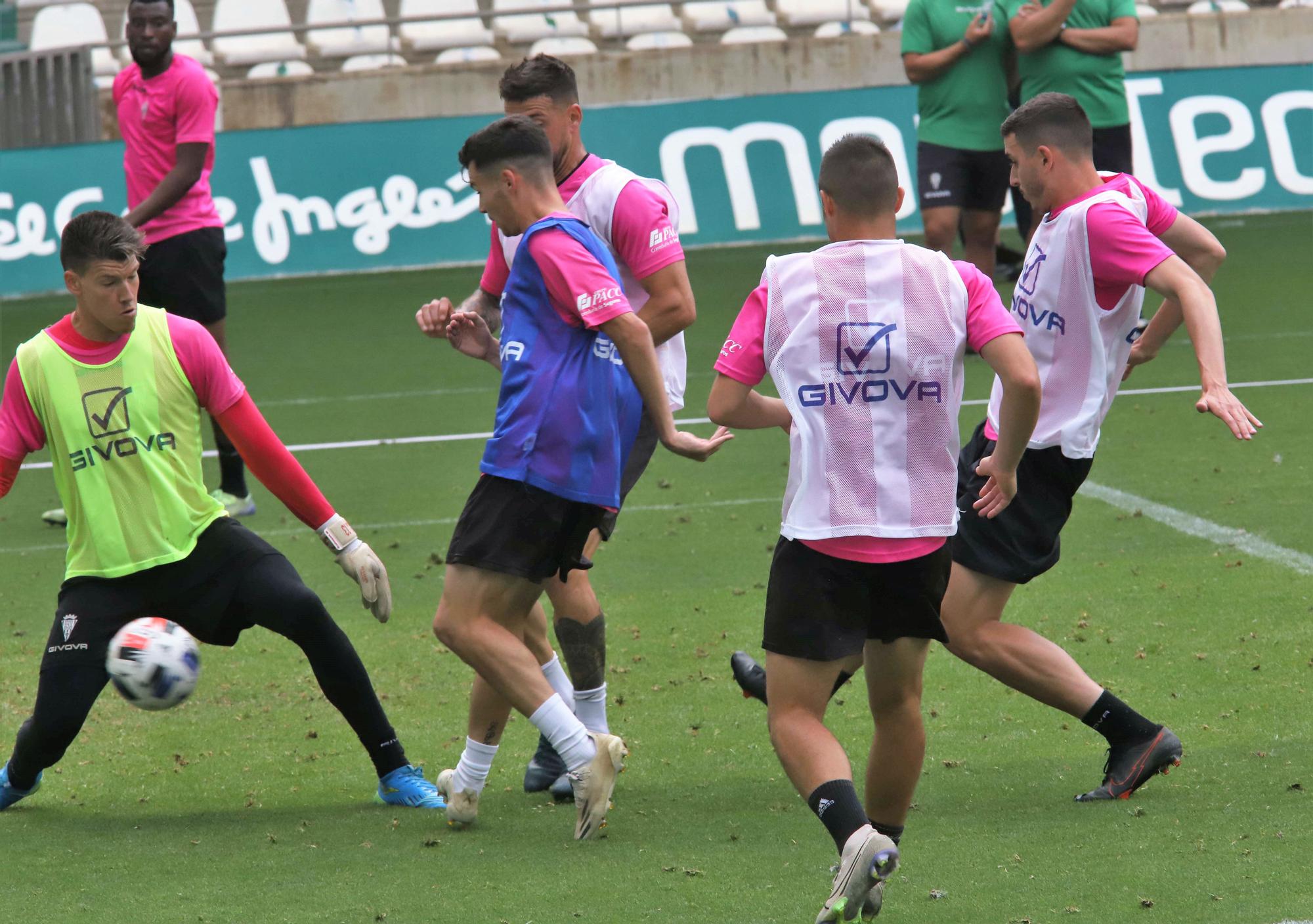 Entrenamiento del Córdoba CF tras el descenso a Segunda RFEF