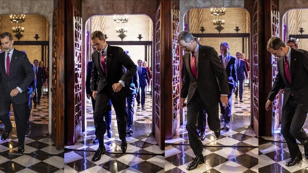 El rey Felipe VI tropieza durante los  Premios Rey Jaime I