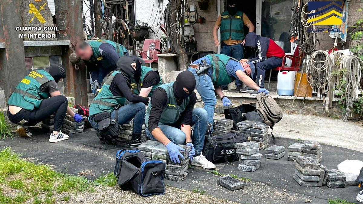 Agentes de la Guardia Civil desarticulan la organización.