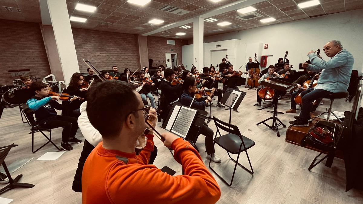 Uno de los ensayos de preparación del concierto.