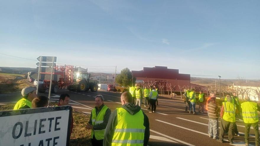 Noveno día de tractoradas en Aragón, en directo: cortes intermitentes en carreteras de Teruel