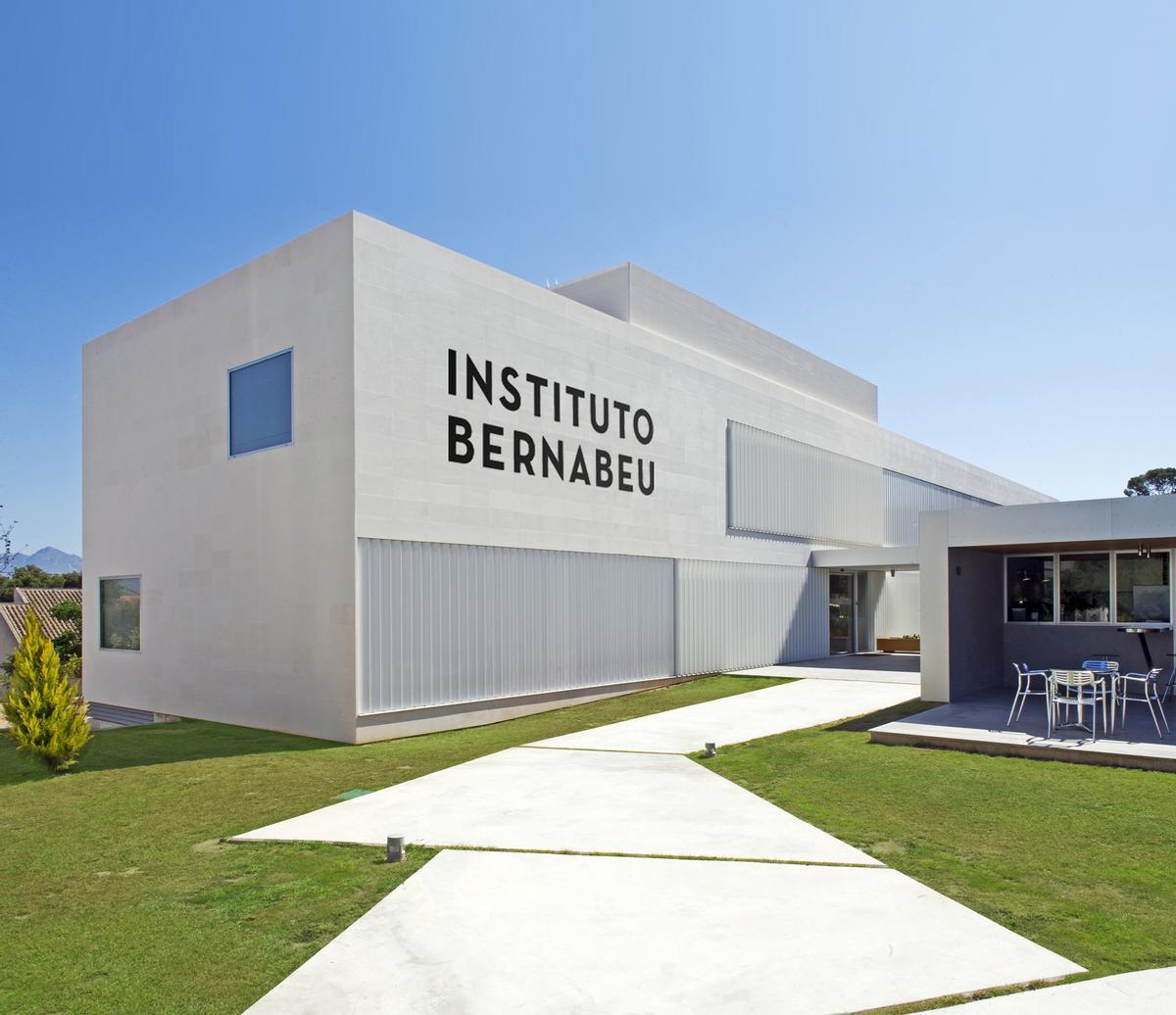 Instalaciones de Instituto Bernabeu en Alicante.
