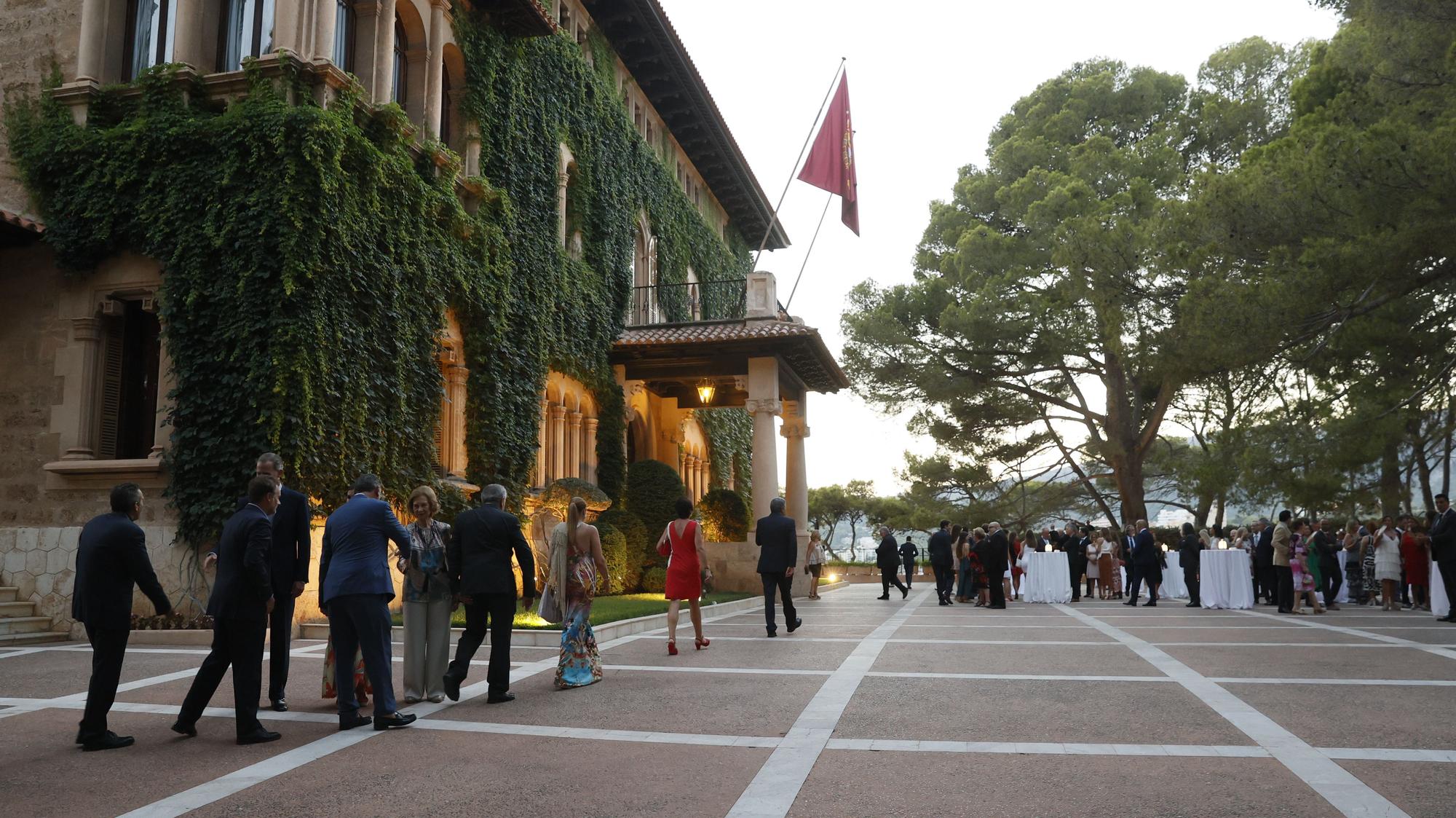 Spaniens Könige geben Empfang im Marivent-Palast in Palma de Mallorca