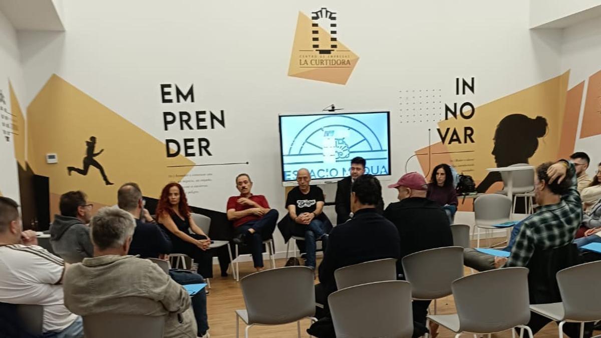 Reunión de IU con sindicatos