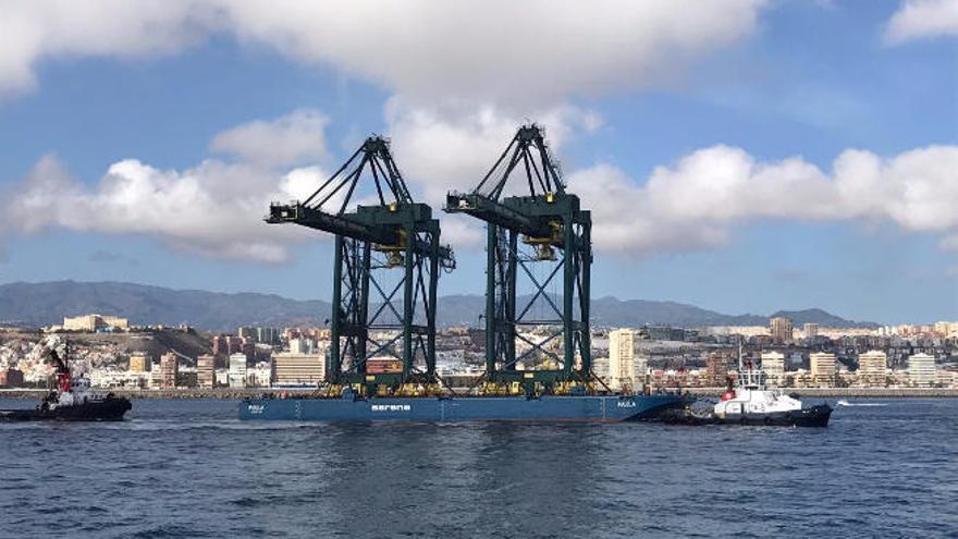 La terminal de Gesport ya tiene sus grúas