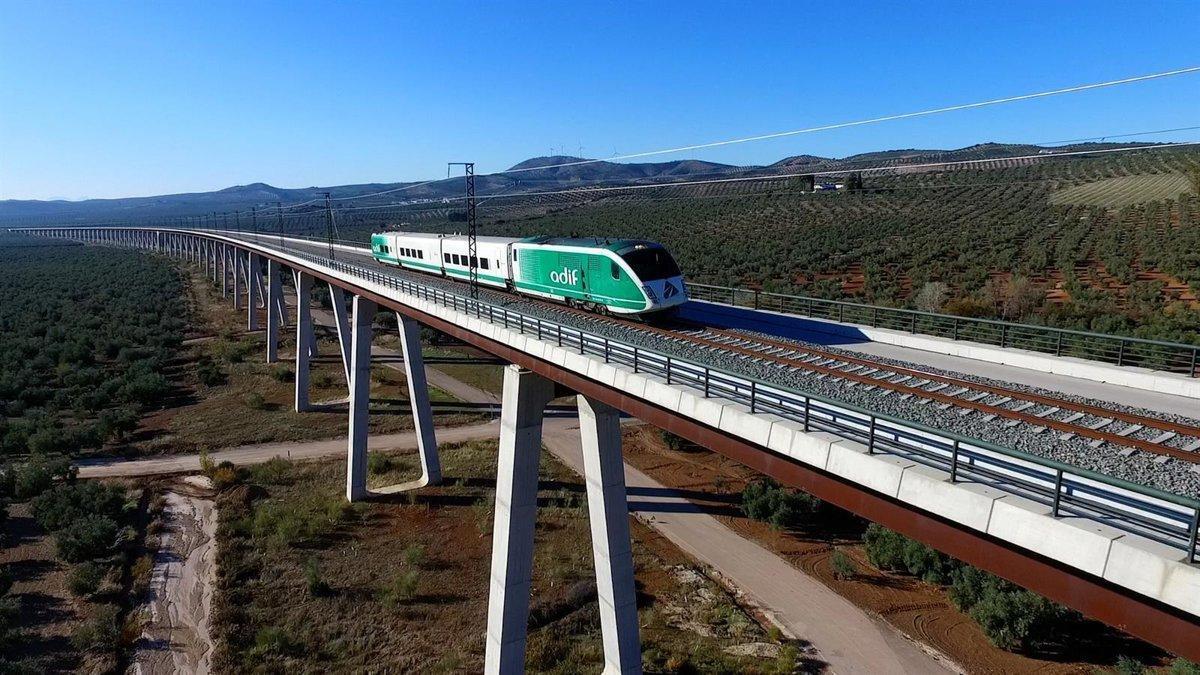 La compañía pública subraya que estos trenes están equipados con equipos "de la más avanzada tecnología".