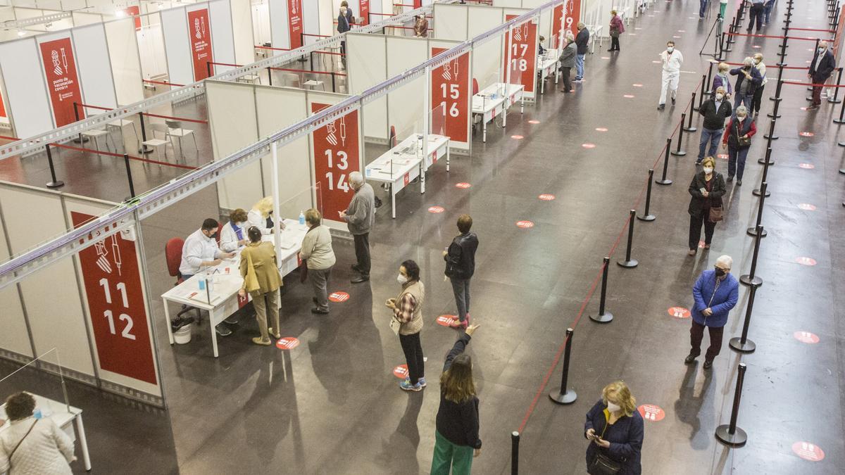 Segunda jornada de vacunación en Ciudad de la Luz