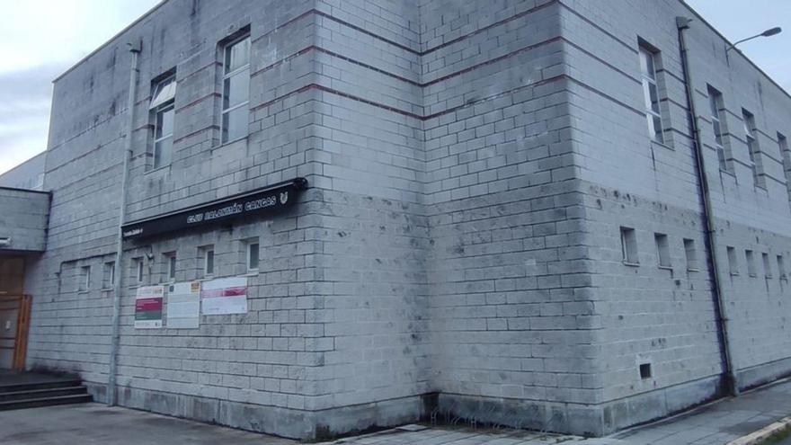 Fachada de O Gatañal.