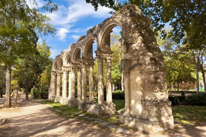 Arcos de Castilfale en el parque de la isla de Burgos
