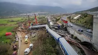 Detenido el jefe de la estación de Larisa tras el choque de trenes en Grecia