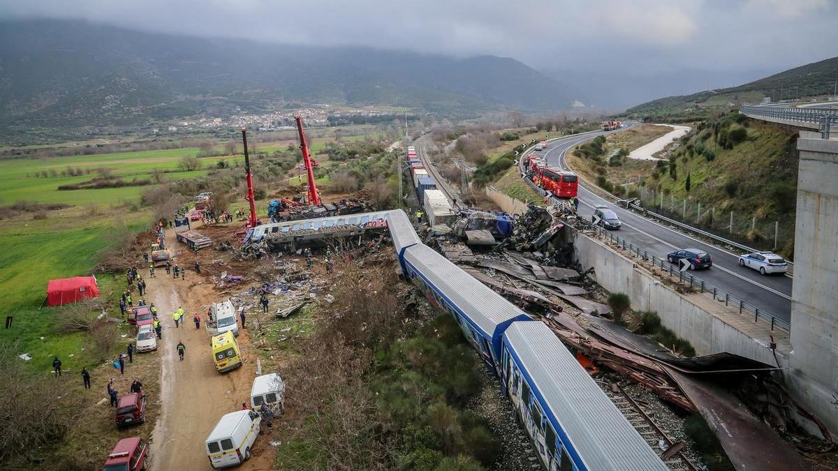 Choque de dos trenes en la zona de Larisa, en Grecia