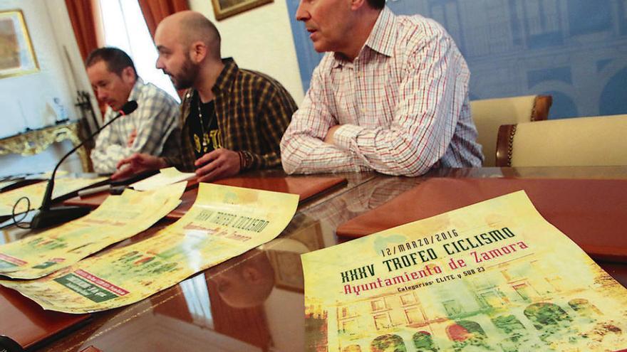 Un momento de la rueda de prensa de presentación del Trofeo Ayuntamiento celebrada ayer.