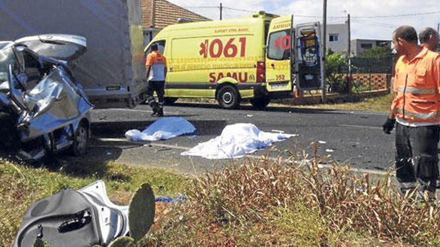 Muere una pareja en una colisión entre un coche y una furgoneta en Eivissa