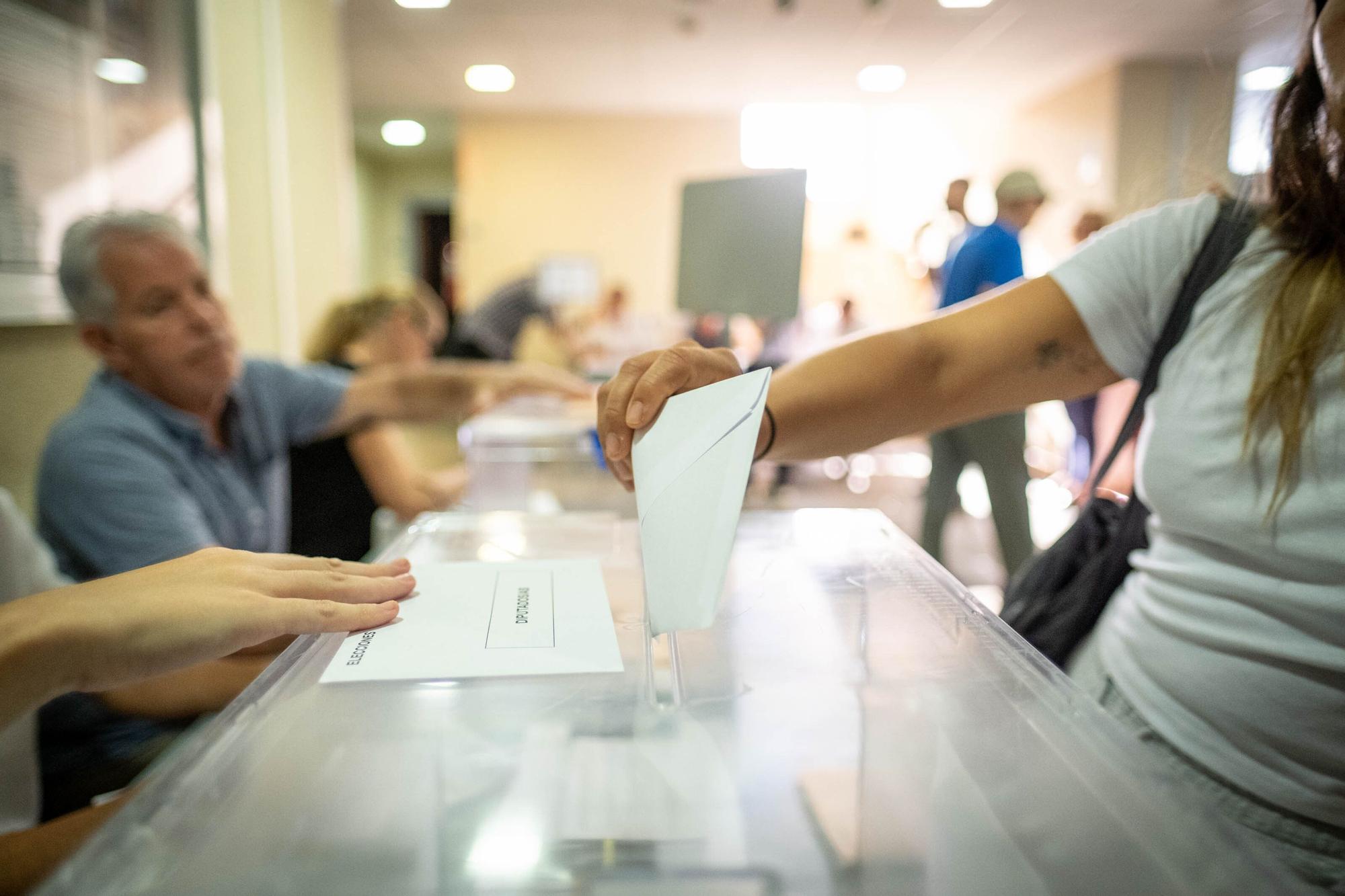 Ambiente de la jornada de elecciones generales del 23J en Santa Cruz de Tenerife