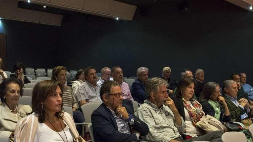 Público en el Club Prensa Asturiana de LA NUEVA ESPAÑA.