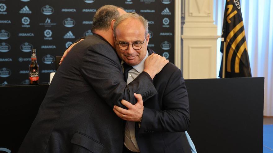 Abrazo entre Rafa Benítez y Luis Campos.