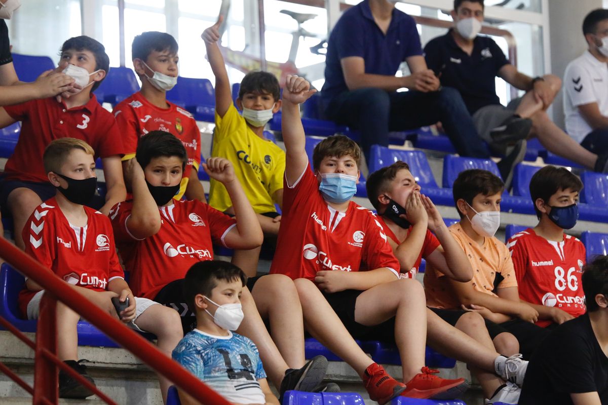 Las imágenes del CajaSur - Levante, del intersector de balonmano