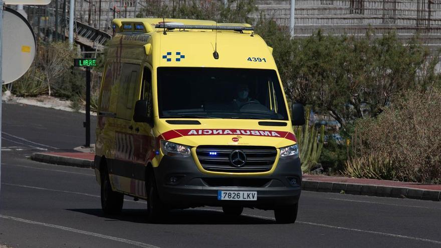 Dos heridos en una colisión entre dos coches en Tenerife