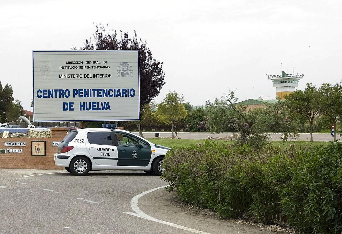 Varios funcionarios heridos en un motín en la cárcel de Huelva motín en la cárcel de Huelva.