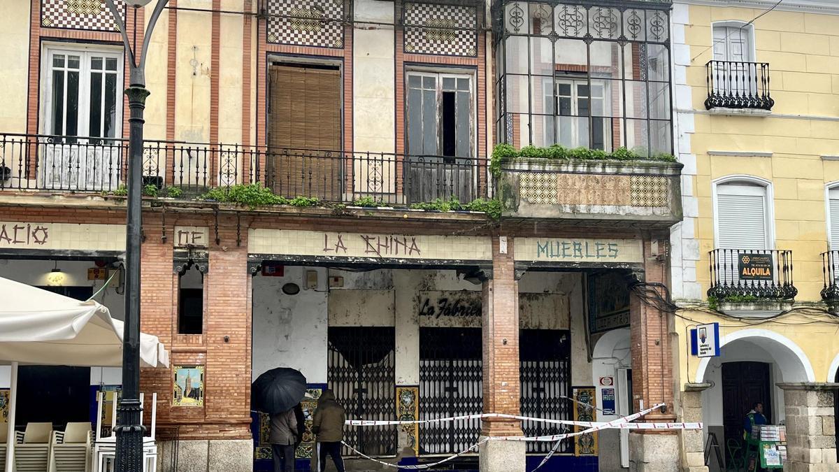 El Palacio de la China de Mérida, acordonado por precaución.