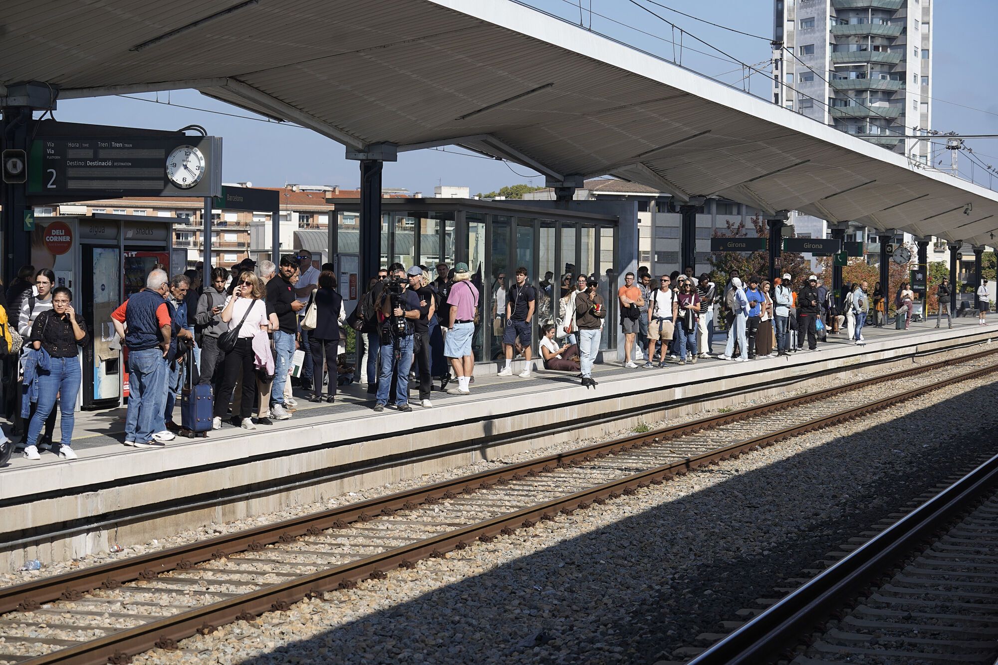 Girona estació tren convencional vies tallades manifestació propalestina intersindical