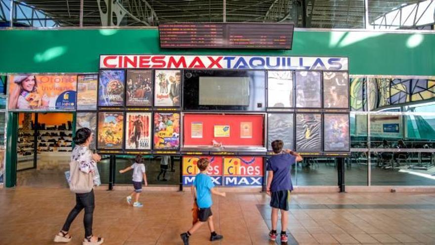Las grandes salas acompañadas de centro comerciales son la elección de los más jóvenes para ver películas en gran formato.