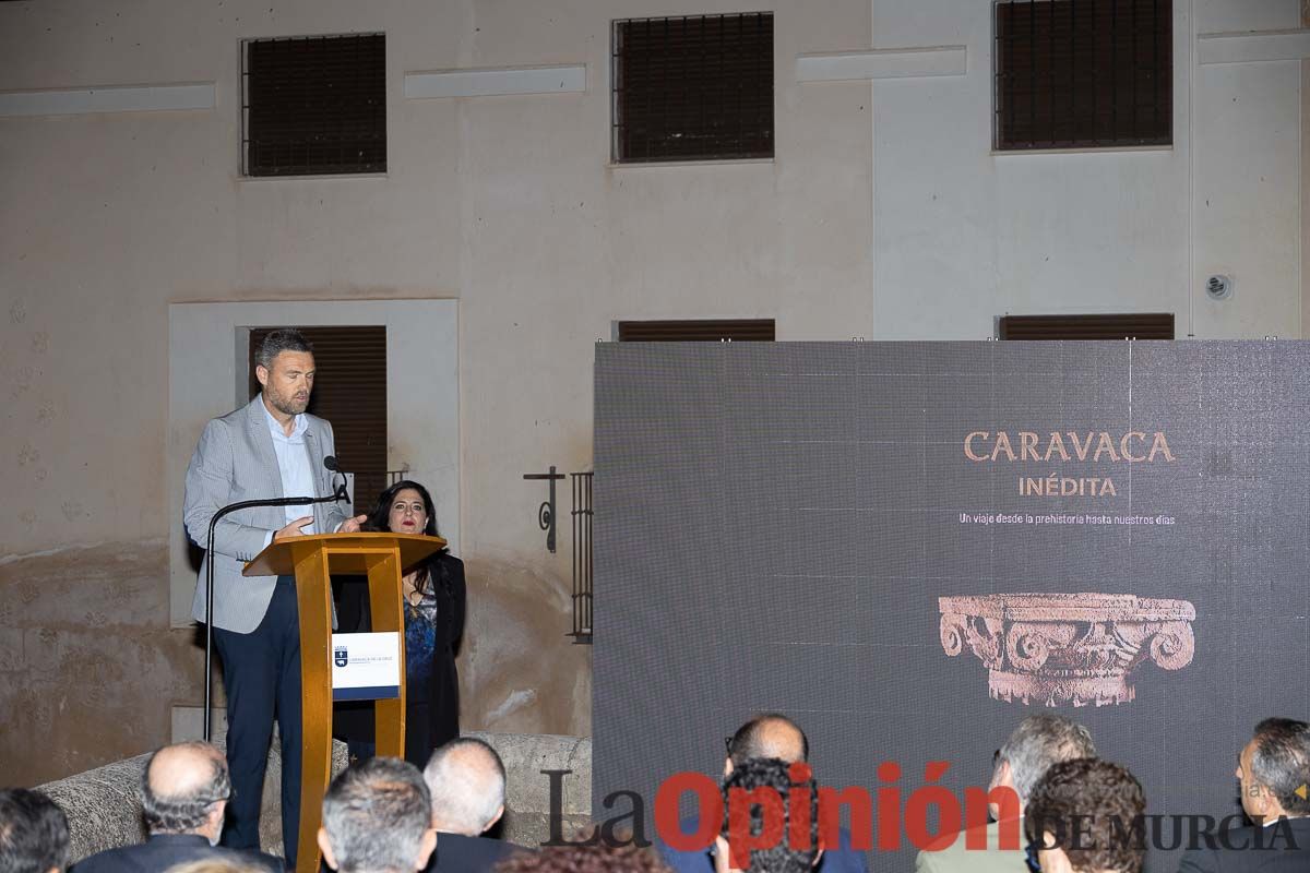 Así fue la presentación del libro ''Caravaca inédita. Un viaje desde la prehistoria hasta nuestros días'