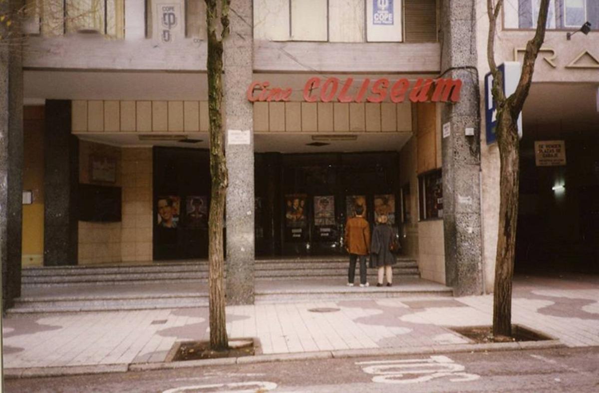 Cine Coliseum.