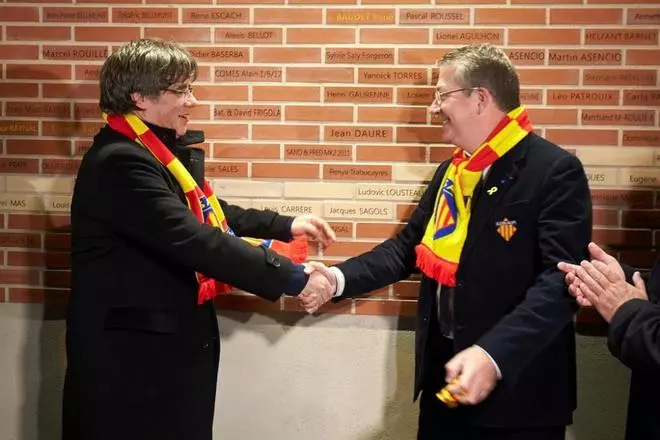 Puigdemont descobreix una placa amb el seu nom a l'estadi de la USAP