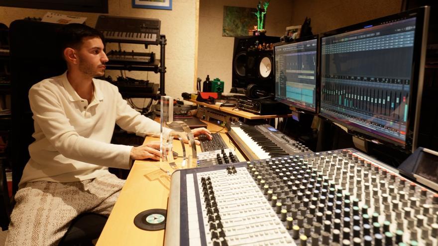 Pere Navarro, músico y compositor de jazz: &quot;Estar con Rels B es como jugar en el Barça&quot;