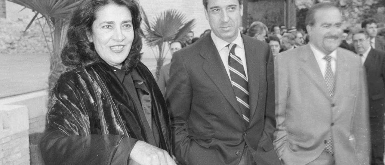 Irene Papas y Eduardo Zaplana en el Teatro Romano de Sagunto.