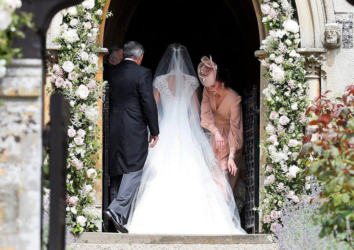 Las primeras imágenes de Pippa Middleton en el día de su boda