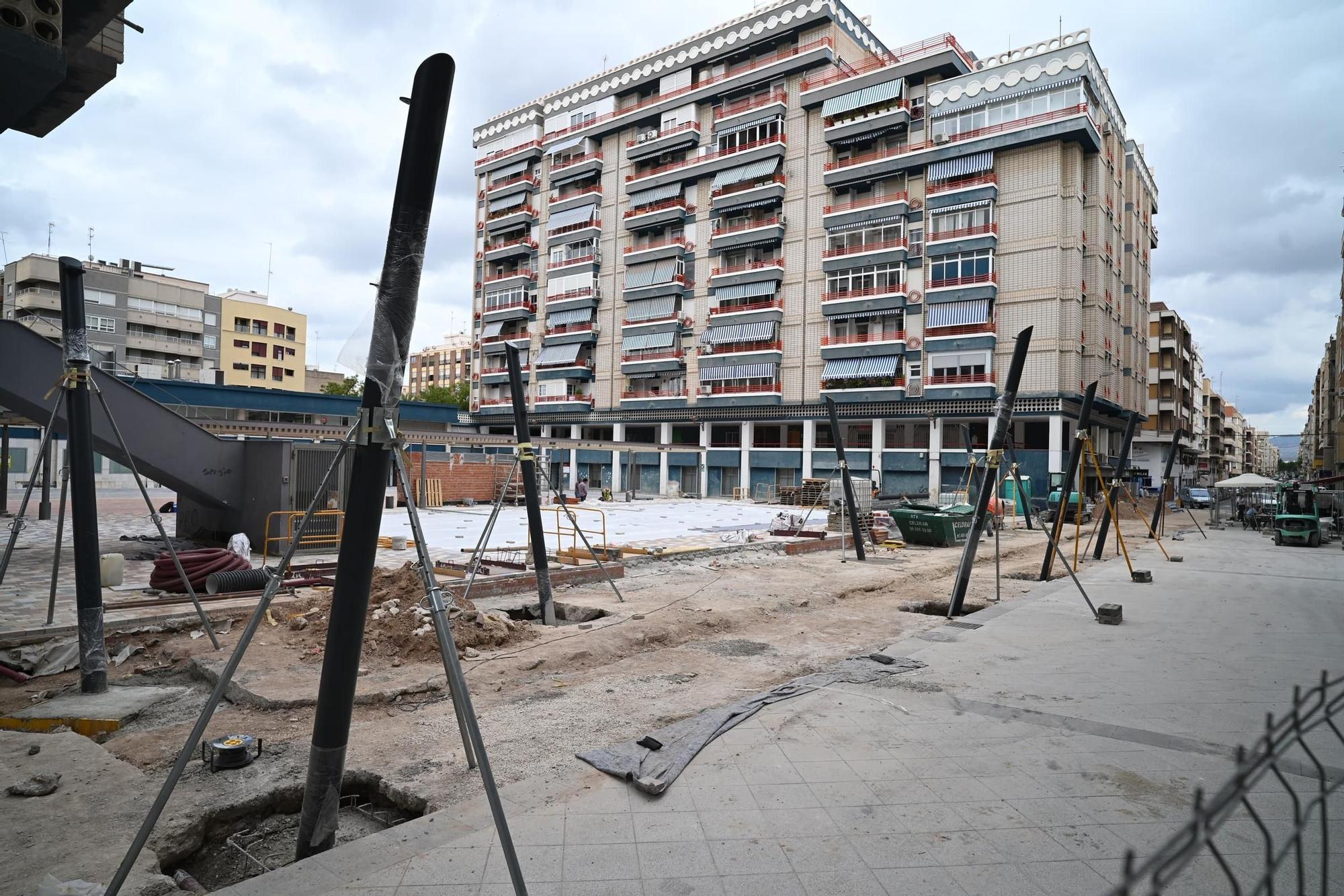 Así van las obras de la plaza de los pisos azules en Elche