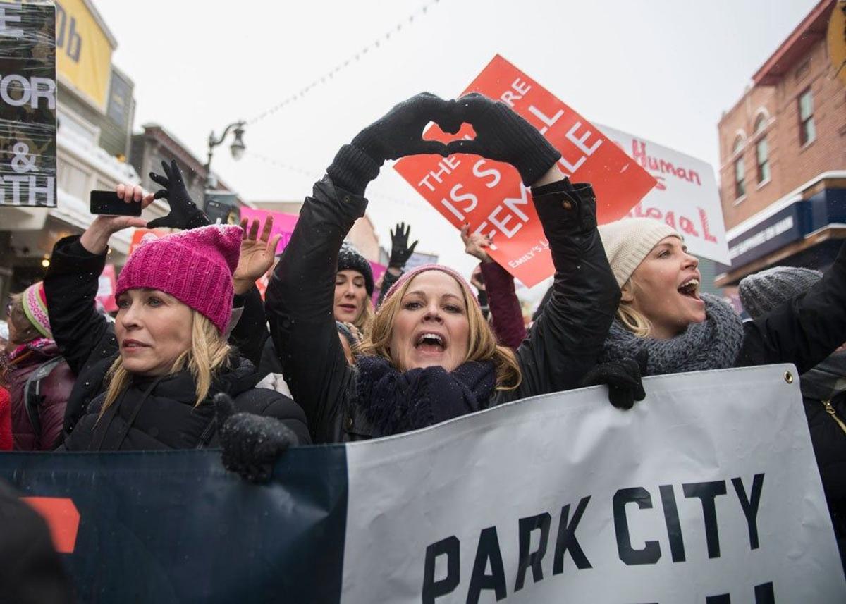 Chelsea Handler manda amor en la Women's March