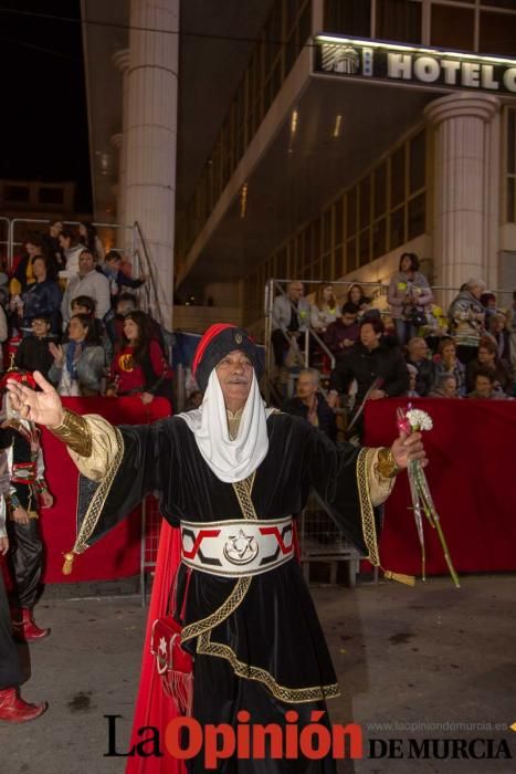 Desfile día 4 de mayo en Caravaca (Bando Moro paso