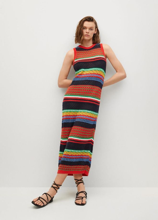 Vestido de punto en varios colores, de Mango