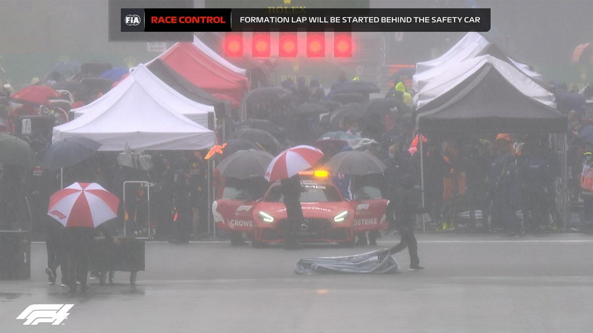 La lluvia impide comenzar, de momento, en Spa